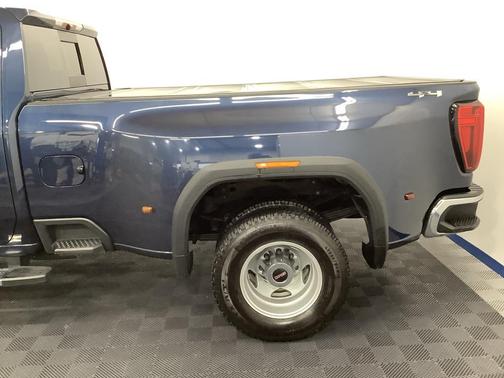 2023 GMC Sierra 3500 SLT