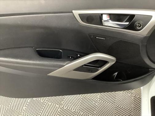 2016 Hyundai Veloster Base