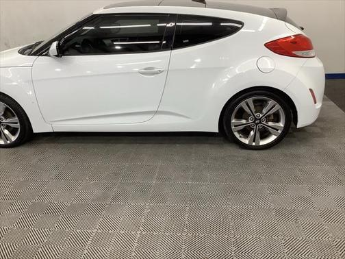2016 Hyundai Veloster Base