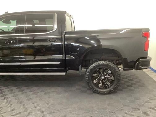 Black 2022 Chevrolet Silverado 1500 High Country