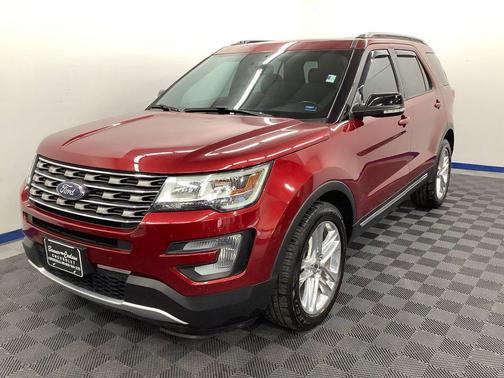Magnetic Metallic 2017 Ford Explorer XLT