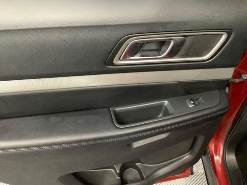 Magnetic Metallic 2017 Ford Explorer XLT