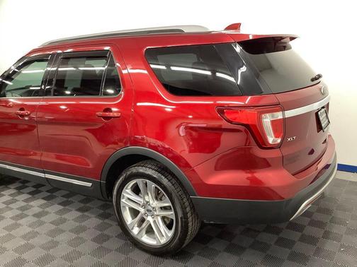Magnetic Metallic 2017 Ford Explorer XLT