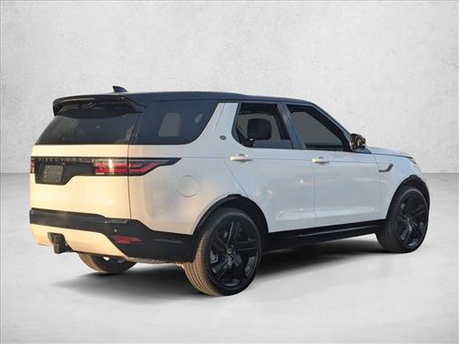 Fuji White 2025 Land Rover Discovery P360 Dynamic SE