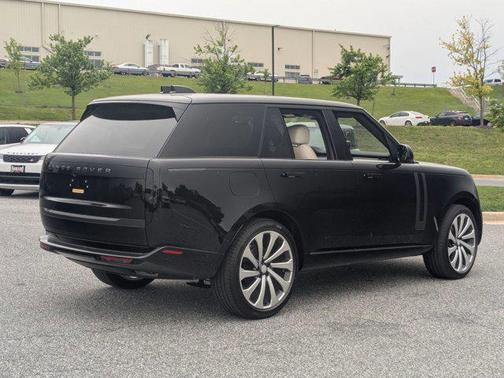 2025 Land Rover Range Rover P400 SE