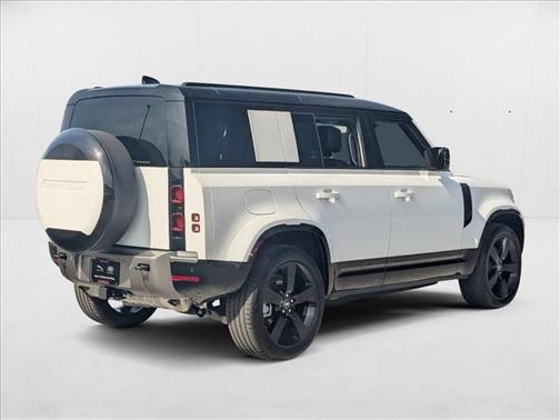 2025 Land Rover Defender 110 P400 X-Dynamic SE