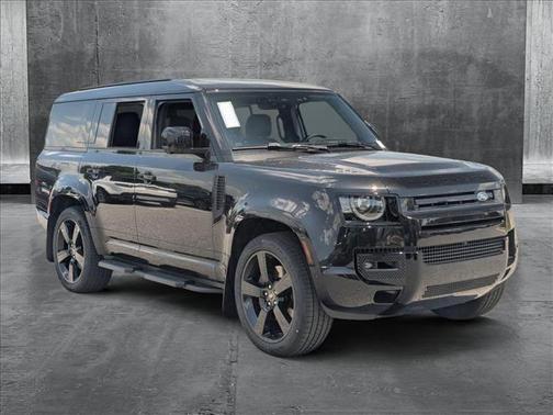 2025 Land Rover Defender 130 P400 X-Dynamic SE
