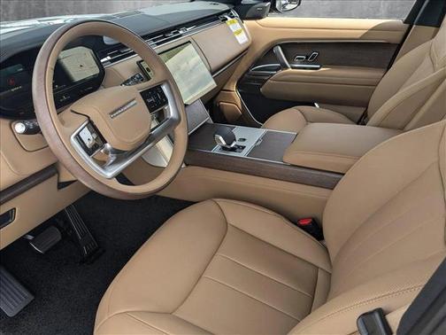 2025 Land Rover Range Rover P530 SE 7 Seat