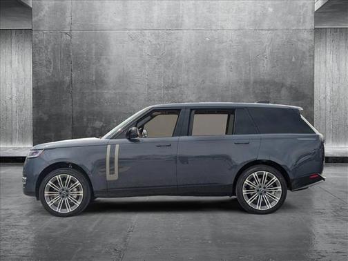 2025 Land Rover Range Rover P530 SE 7 Seat