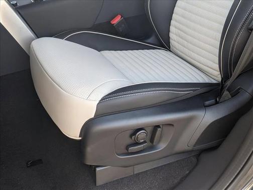 2024 Land Rover Discovery P360 Metropolitan Edition