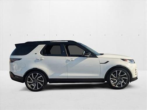 2024 Land Rover Discovery P300 Dynamic SE