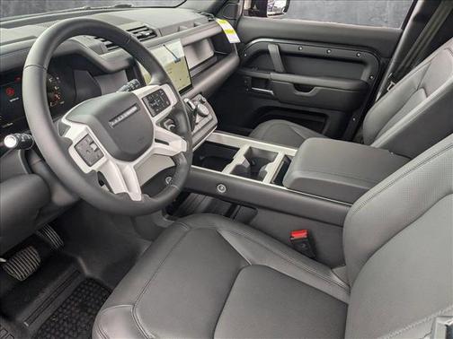 2025 Land Rover Defender 130 P400 X-Dynamic SE
