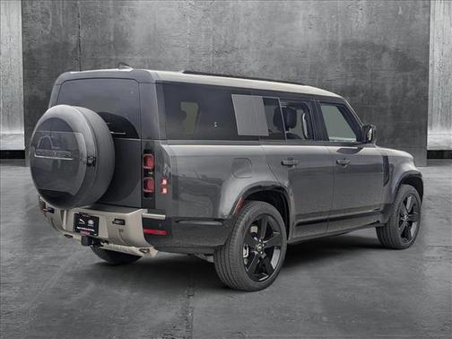 2025 Land Rover Defender 130 P400 X-Dynamic SE