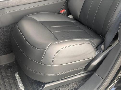 2025 Land Rover Range Rover P530 SE 7 Seat