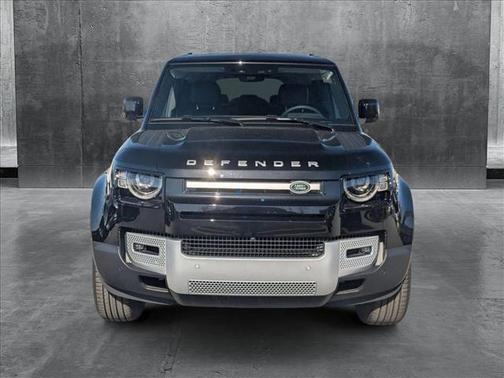 2025 Land Rover Defender 130 P400 S