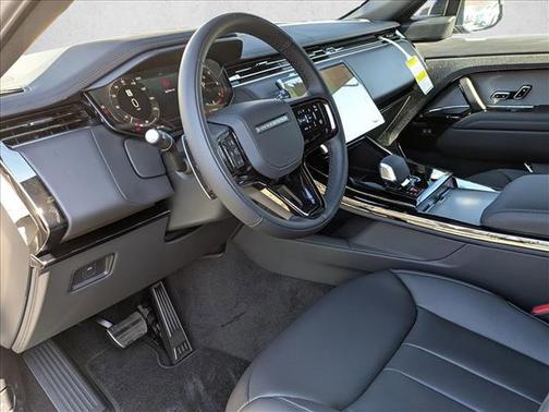 2025 Land Rover Range Rover Sport SE