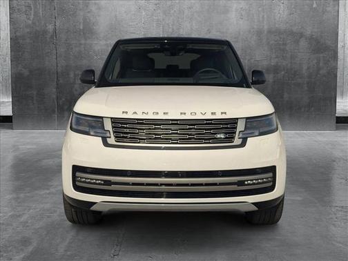 2025 Land Rover Range Rover P530 SE