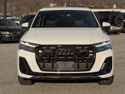 2025 Audi Q7 55 Premium Plus