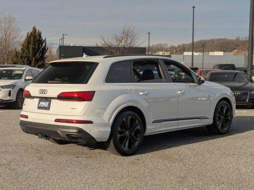 2025 Audi Q7 55 Premium Plus