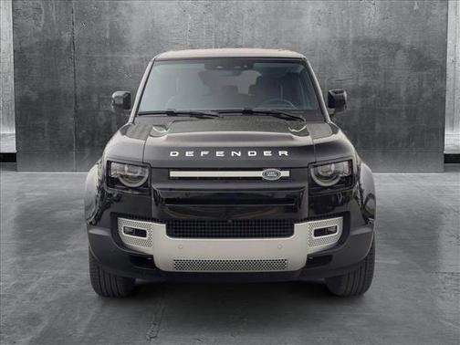2025 Land Rover Defender 130 P400 S