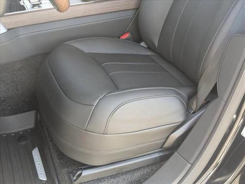 2025 Land Rover Range Rover P530 SE 7 Seat