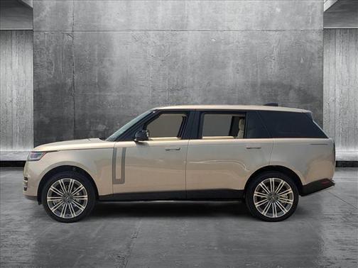 2025 Land Rover Range Rover P400 SE 7 Seat