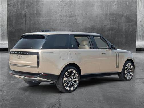 2025 Land Rover Range Rover P400 SE 7 Seat