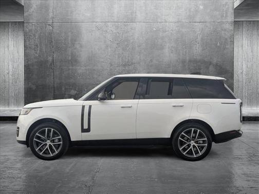 2025 Land Rover Range Rover P550e SE
