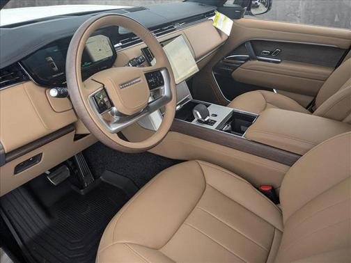 2025 Land Rover Range Rover P550e SE