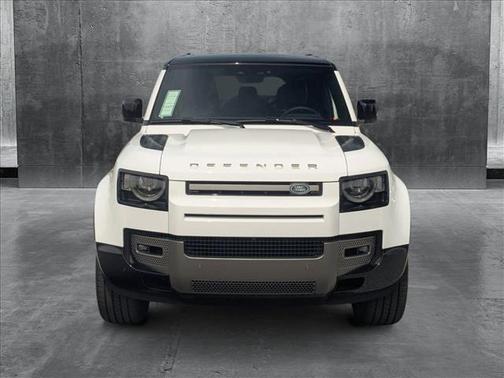 2025 Land Rover Defender 110 P400 X-Dynamic SE
