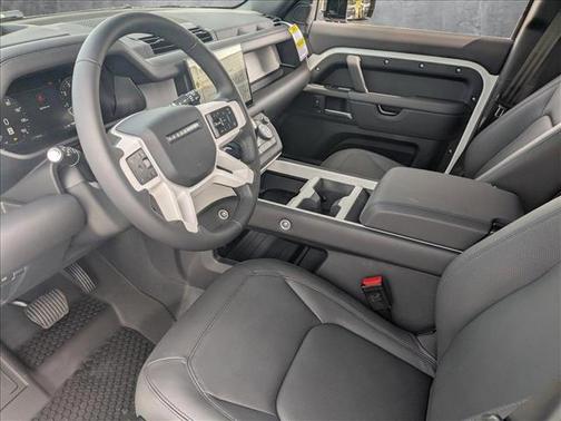 2025 Land Rover Defender 110 P400 X-Dynamic SE