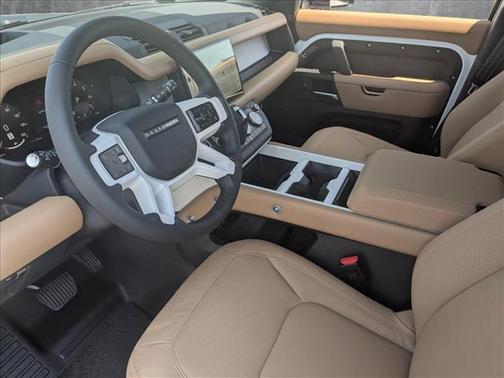 2025 Land Rover Defender 110 P400 X-Dynamic SE
