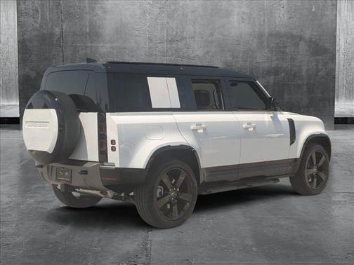 2025 Land Rover Defender 110 P400 X-Dynamic SE