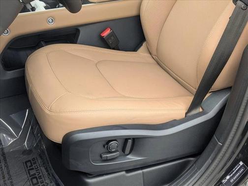 2025 Land Rover Defender 110 P400 S
