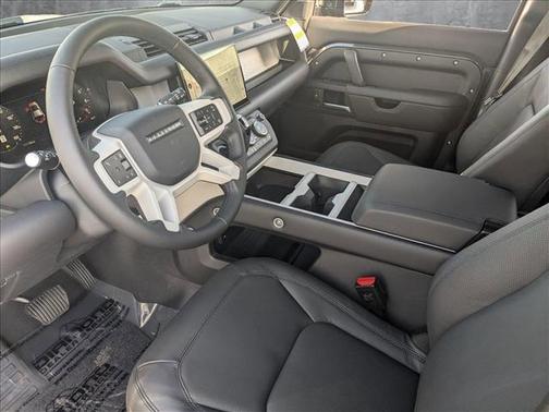 2025 Land Rover Defender 110 P400 X-Dynamic SE
