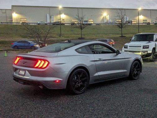 2020 Ford Mustang EcoBoost
