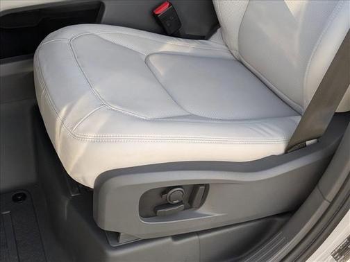 2026 Land Rover Defender P400 X-Dynamic SE