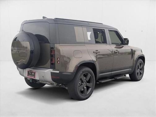 2025 Land Rover Defender 110 P300