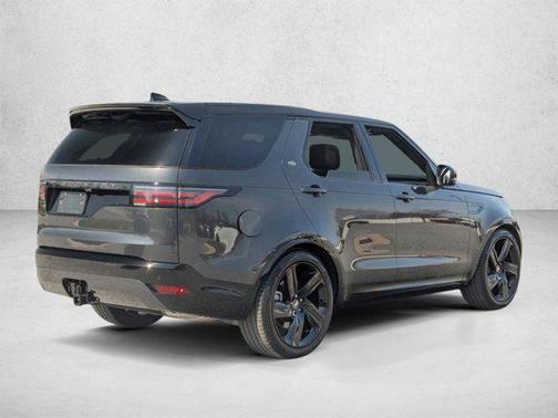 Carpathian Grey Premium Metallic 2025 Land Rover Discovery P360 Dynamic SE