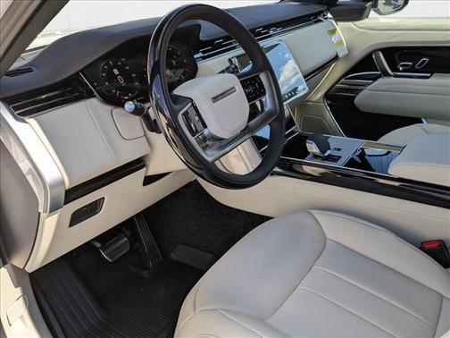 2025 Land Rover Range Rover P400 SE