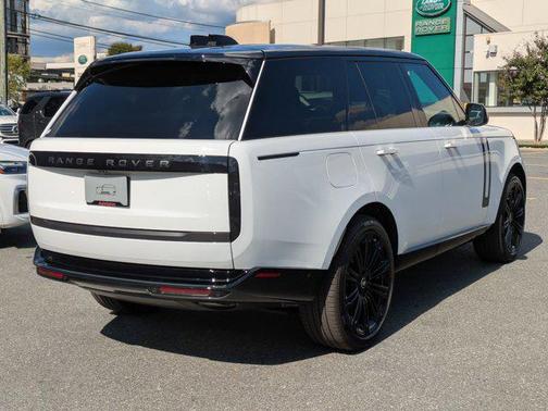 2025 Land Rover Range Rover P400 SE
