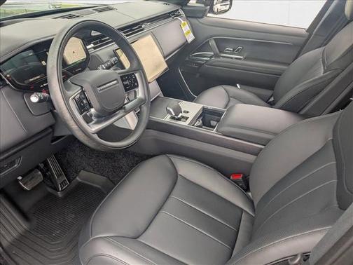 2025 Land Rover Range Rover P530 SE