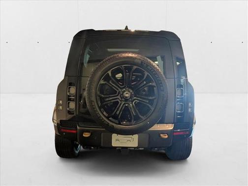2025 Land Rover Defender P635 OCTA Edition One