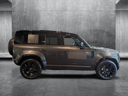 2025 Land Rover Defender P635 OCTA Edition One