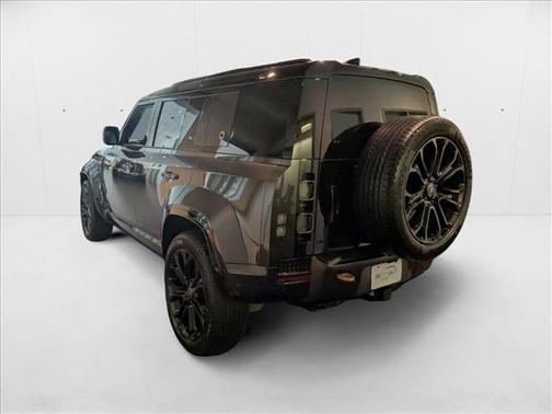 2025 Land Rover Defender P635 OCTA Edition One