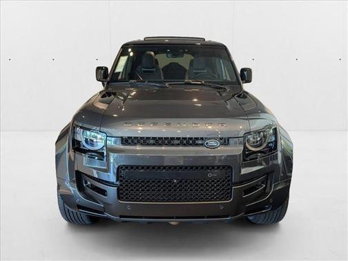 2025 Land Rover Defender P635 OCTA Edition One