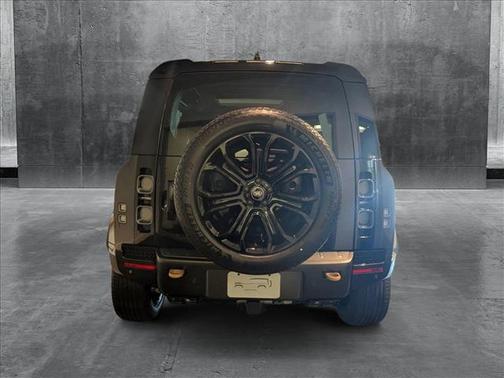 2025 Land Rover Defender P635 OCTA Edition One