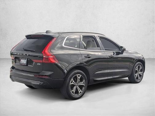 2022 Volvo XC60 B5 Momentum