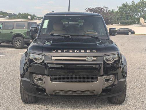 2025 Land Rover Defender 130 P400 X-Dynamic SE