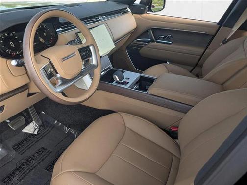 2025 Land Rover Range Rover P530 SE 7 Seat